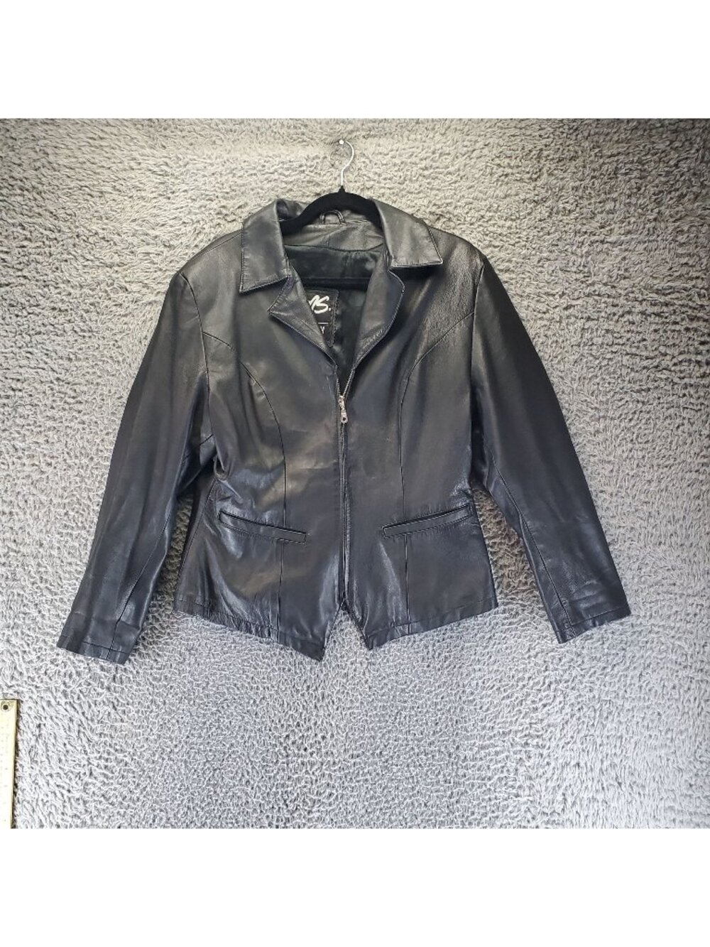 Ms. Maxima Jacket Womens Size Large Black Leather Zippered Front Classic